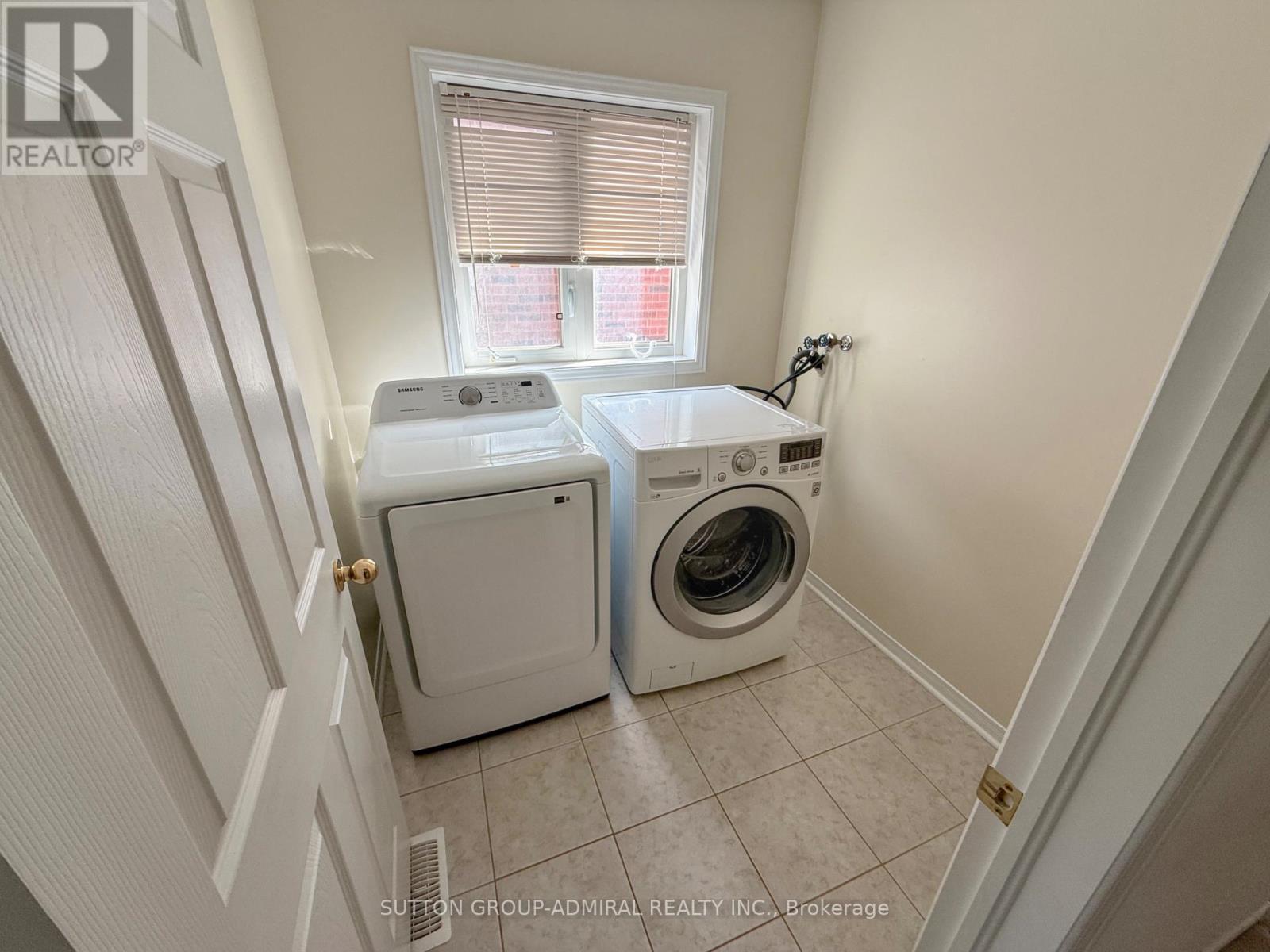 35 White Spruce Crescent, Vaughan, Ontario  L6A 4C5 - Photo 16 - N12758932