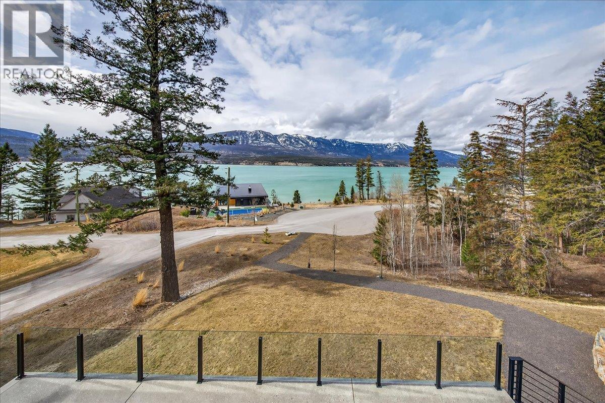 8799 Grainger Road, Canal Flats, British Columbia  V0B 1B0 - Photo 31 - 10380333