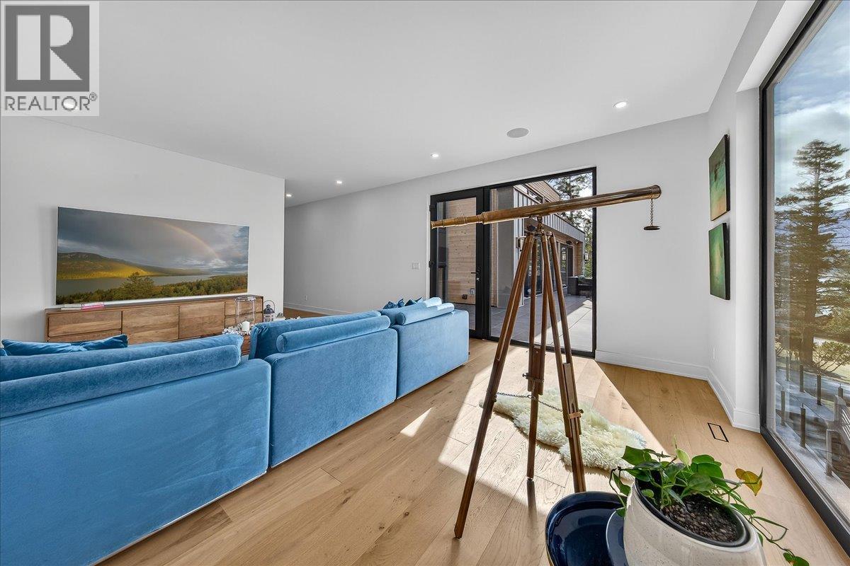 8799 Grainger Road, Canal Flats, British Columbia  V0B 1B0 - Photo 37 - 10380333