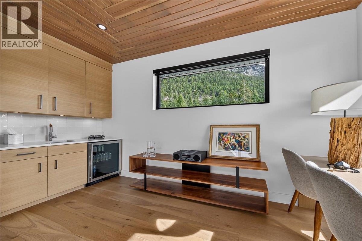 8799 Grainger Road, Canal Flats, British Columbia  V0B 1B0 - Photo 46 - 10380333