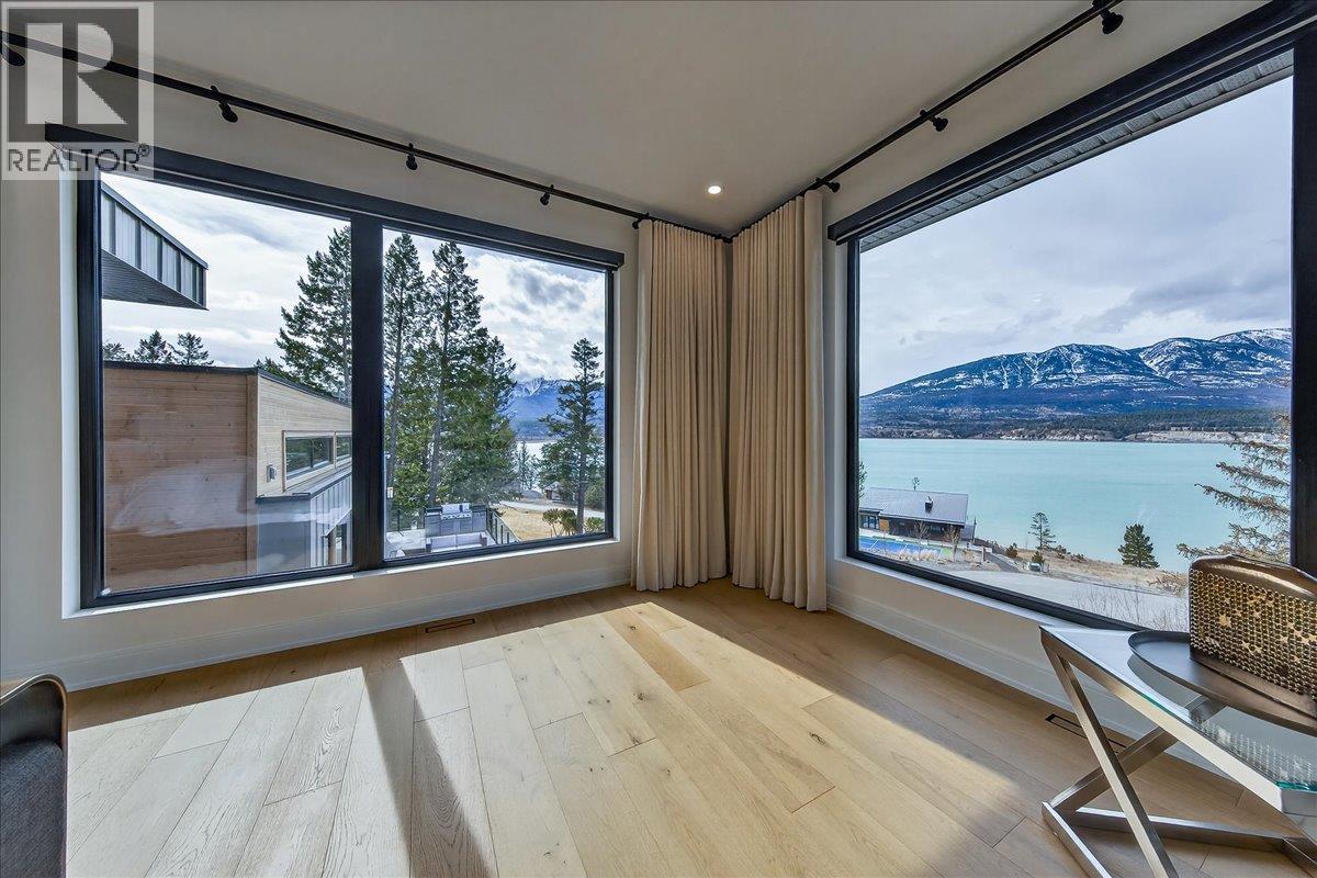 8799 Grainger Road, Canal Flats, British Columbia  V0B 1B0 - Photo 51 - 10380333