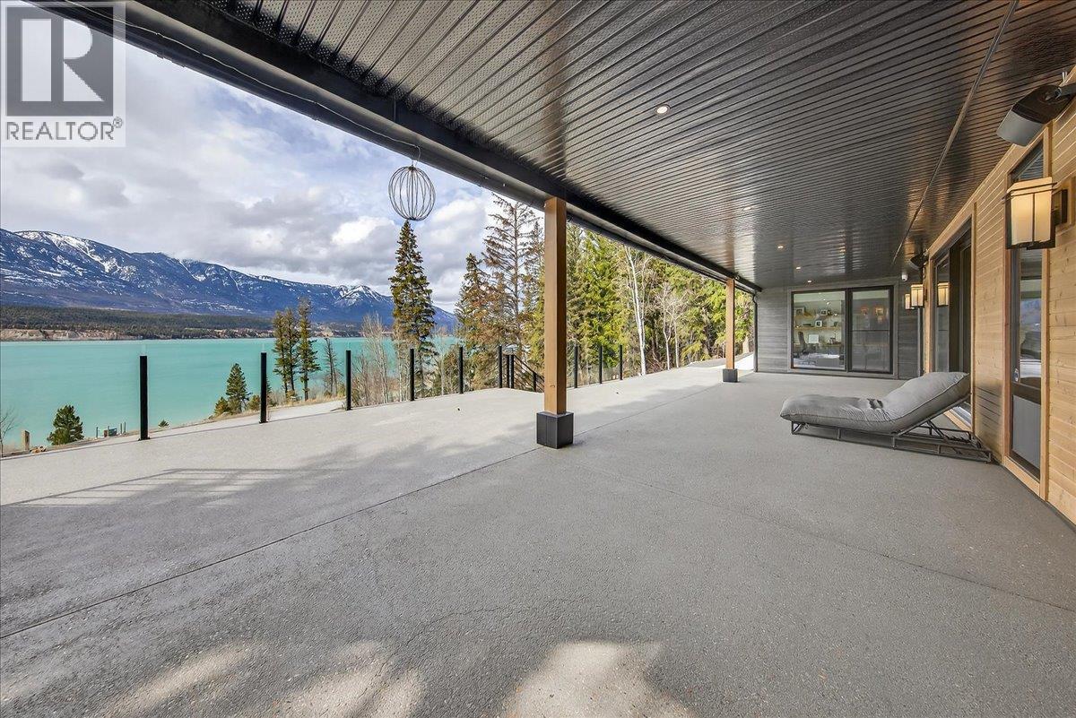 8799 Grainger Road, Canal Flats, British Columbia  V0B 1B0 - Photo 75 - 10380333