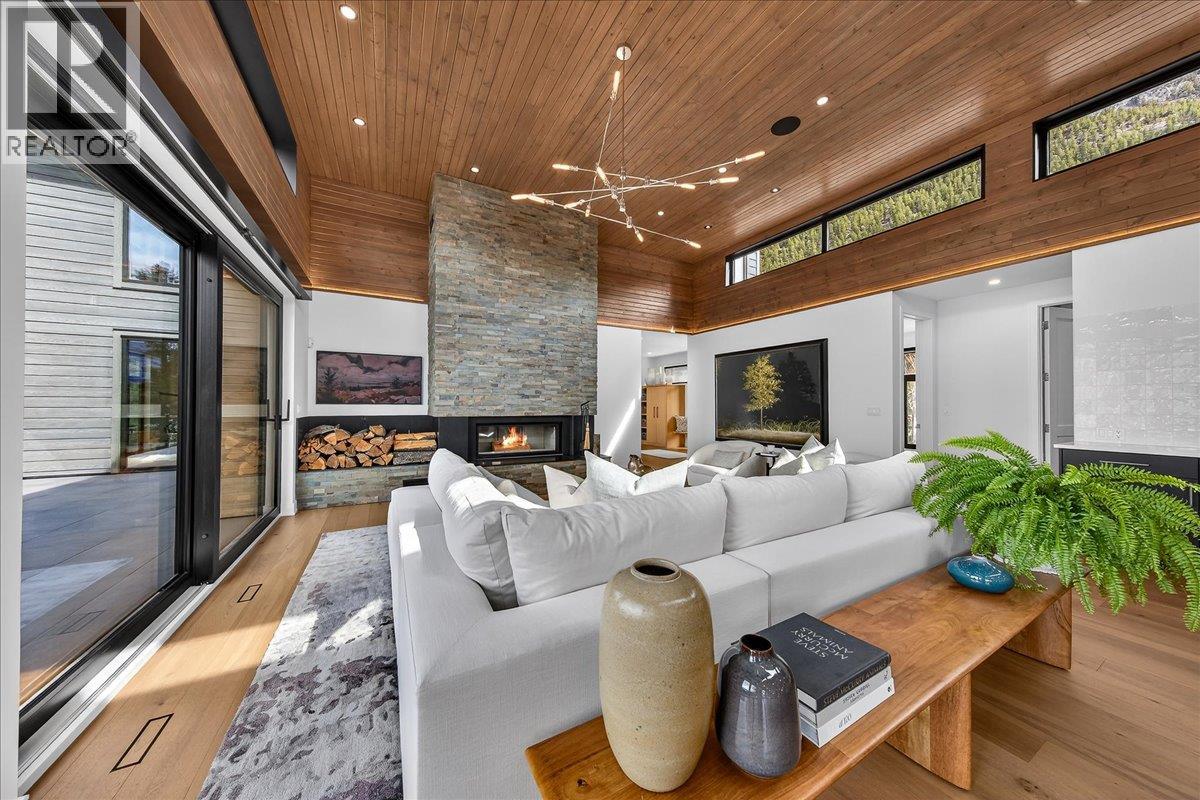 8799 Grainger Road, Canal Flats, British Columbia  V0B 1B0 - Photo 9 - 10380333