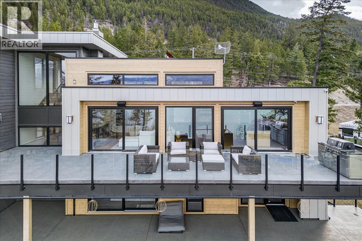 8799 Grainger Road, Canal Flats, British Columbia  V0B 1B0 - Photo 92 - 10380333