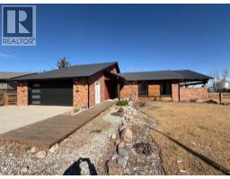 101 3 Street S, Picture Butte, Alberta