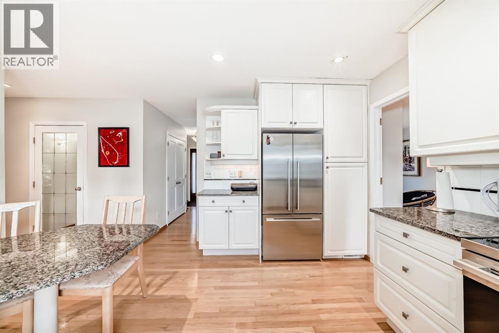 3707 37 Street Nw, Calgary, Alberta  T2L 2J2 - Photo 7 - A2286097