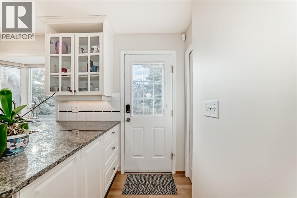 3707 37 Street Nw, Calgary, Alberta  T2L 2J2 - Photo 25 - A2286097