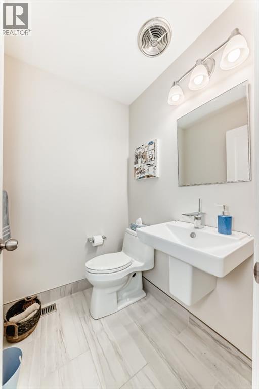 3707 37 Street Nw, Calgary, Alberta  T2L 2J2 - Photo 24 - A2286097