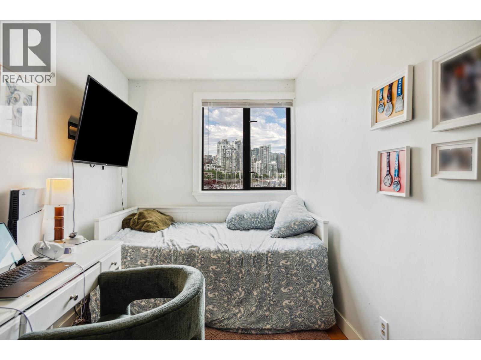 784 Millbank, Vancouver, British Columbia  V5Z 3Z3 - Photo 16 - R3102275