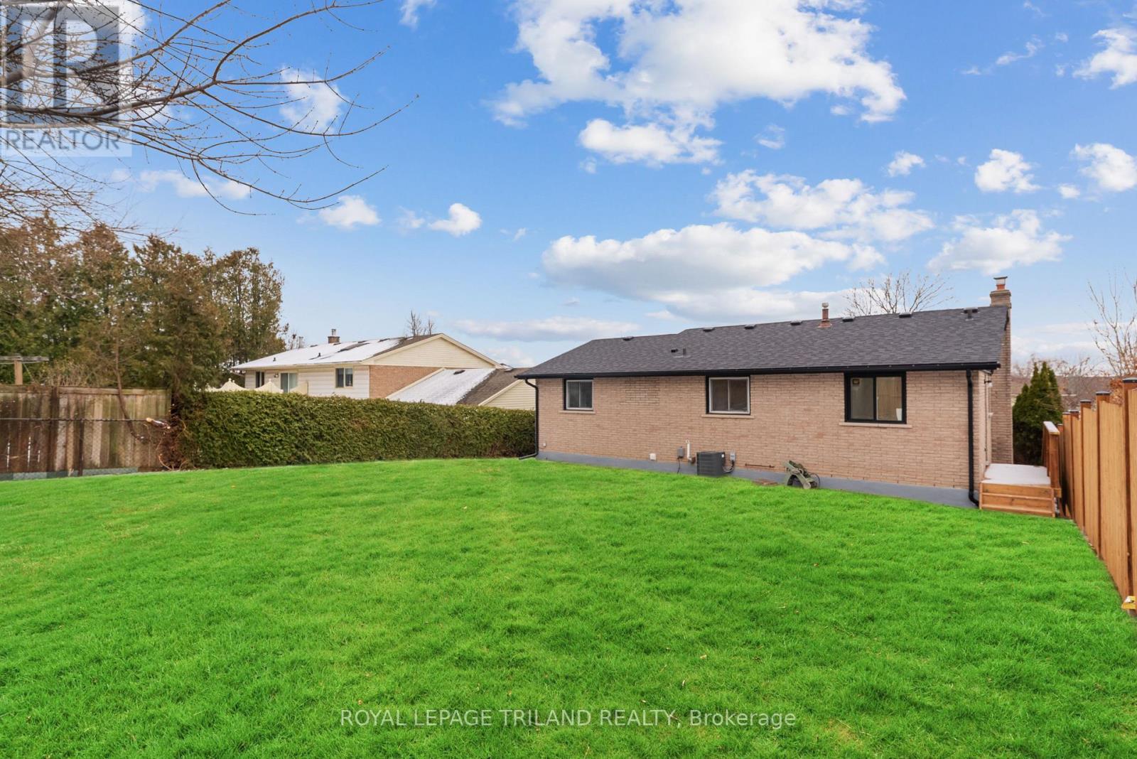 32 Parish Street, St. Thomas, Ontario  N5R 4W8 - Photo 35 - X12912164