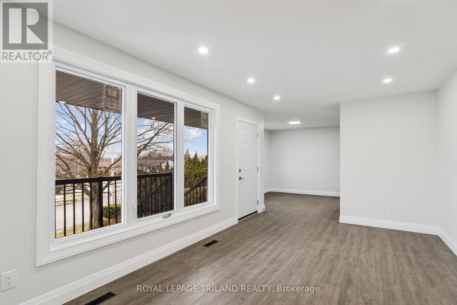 32 Parish Street, St. Thomas, Ontario  N5R 4W8 - Photo 4 - X12912164