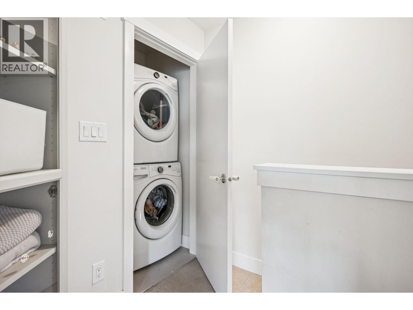 Listing Picture 19 of 25 : 205 7180 BARNET ROAD, Burnaby / 本拿比 - 魯藝地產 Yvonne Lu Group - MLS Medallion Club Member