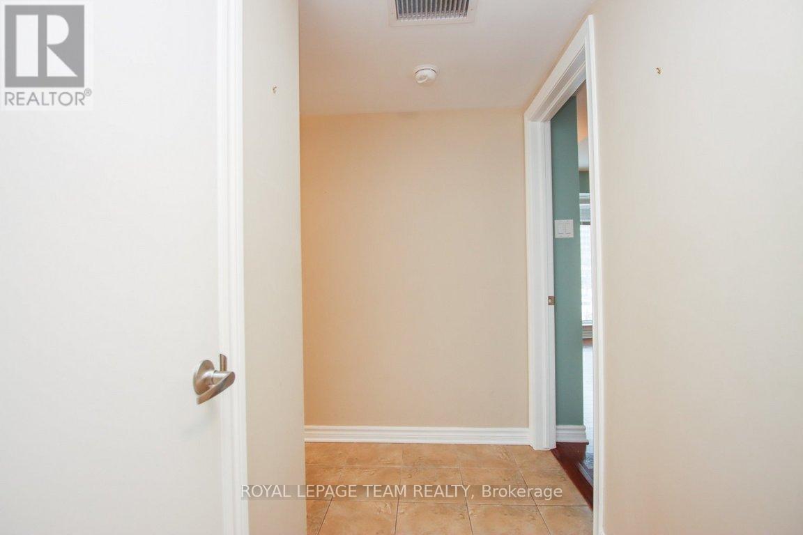 502 - 250 Lett Street, Ottawa, Ontario  K1R 0A8 - Photo 7 - X12912188