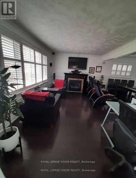 52 Ellendale Drive, Toronto, Ontario  M1P 1N5 - Photo 4 - E12828738