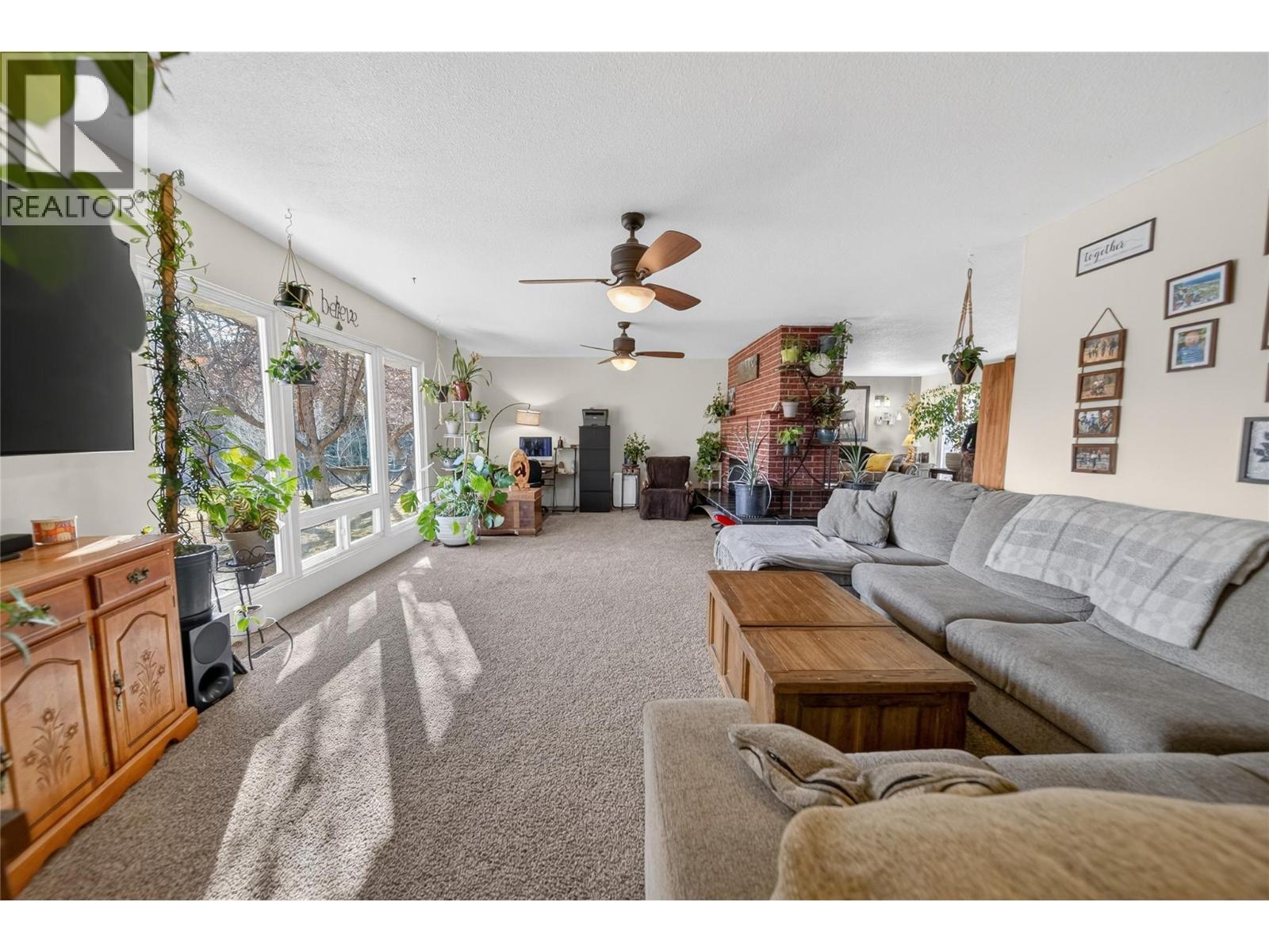 2205 Vidamour Road, Cranbrook, British Columbia  V1C 6W2 - Photo 10 - 10380041