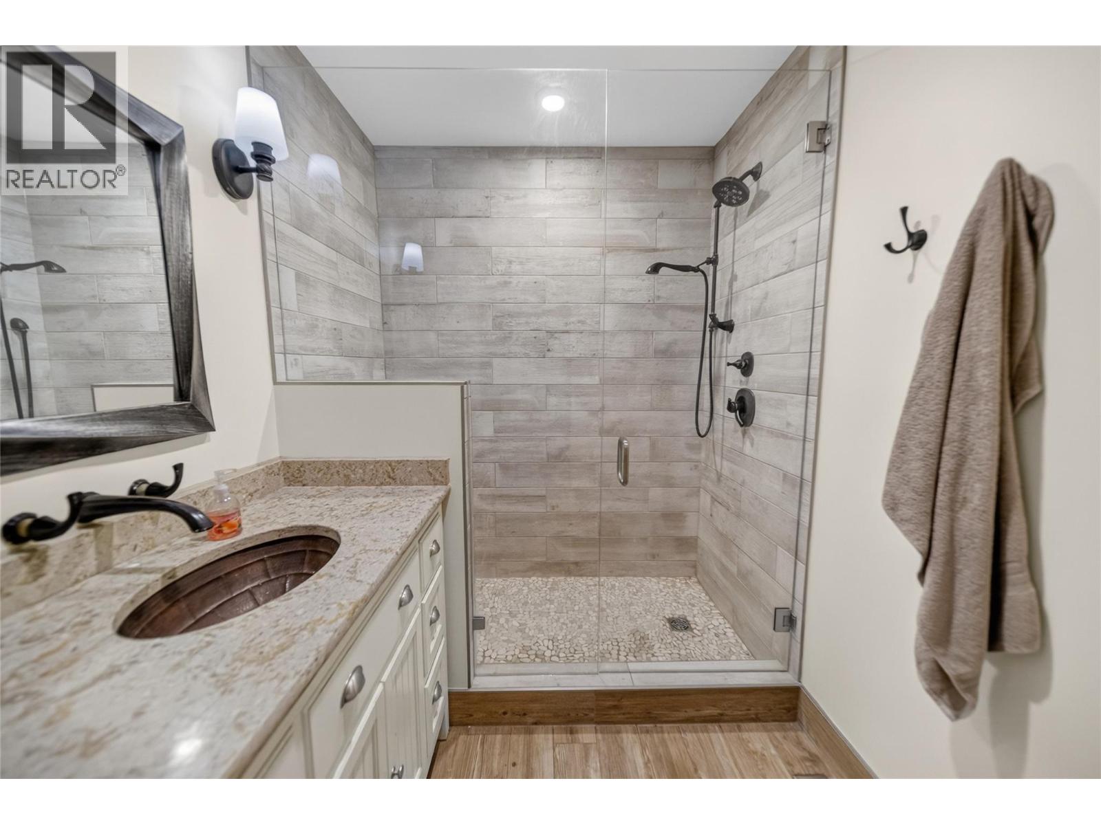 2205 Vidamour Road, Cranbrook, British Columbia  V1C 6W2 - Photo 16 - 10380041