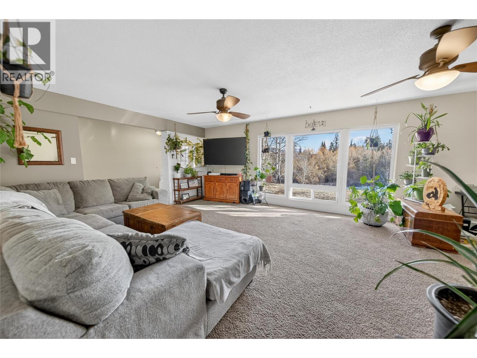 2205 Vidamour Road, Cranbrook, British Columbia  V1C 6W2 - Photo 5 - 10380041