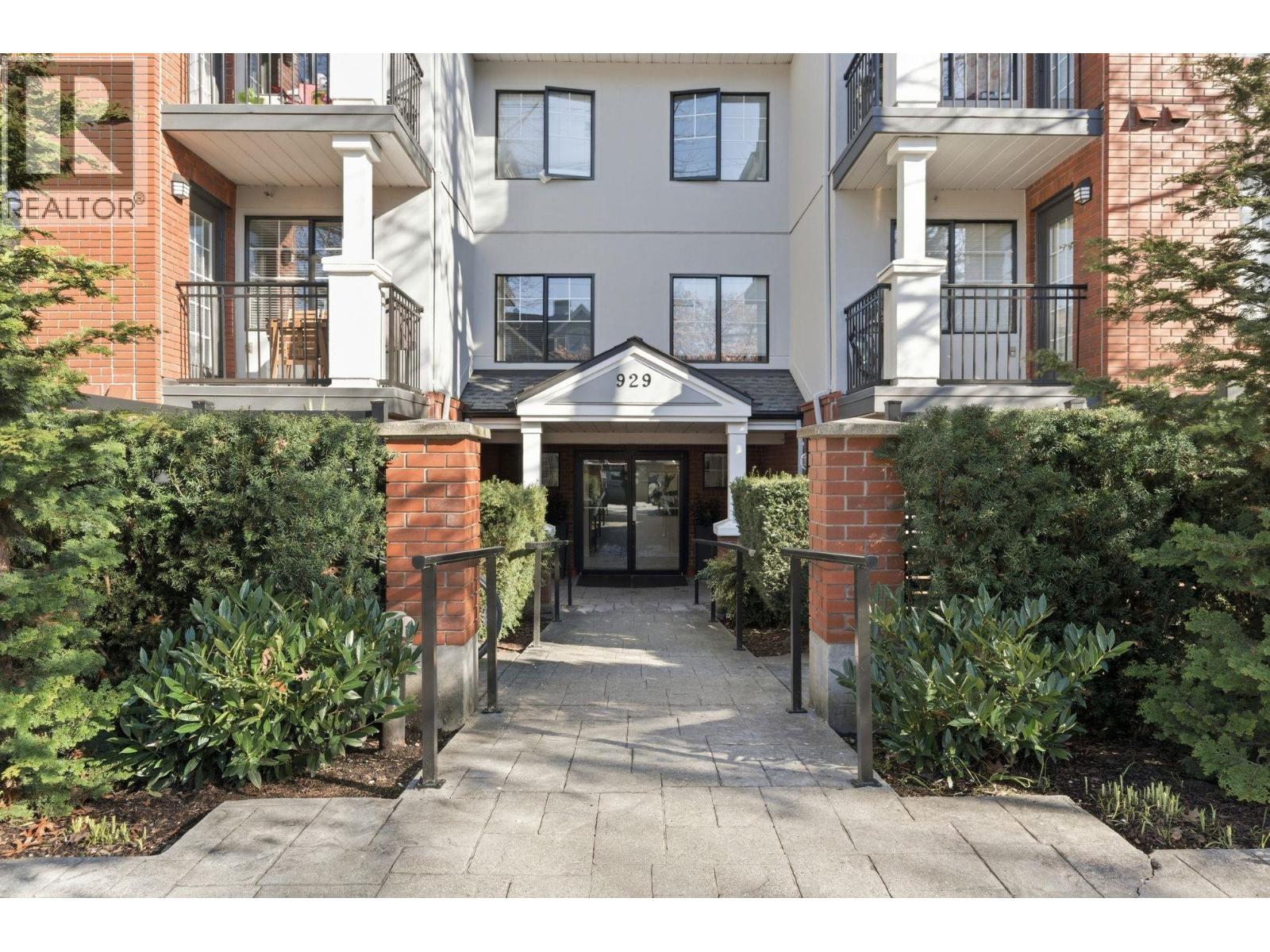 107 929 W 16th Avenue, Vancouver, British Columbia  V5Z 1T3 - Photo 1 - R3102615