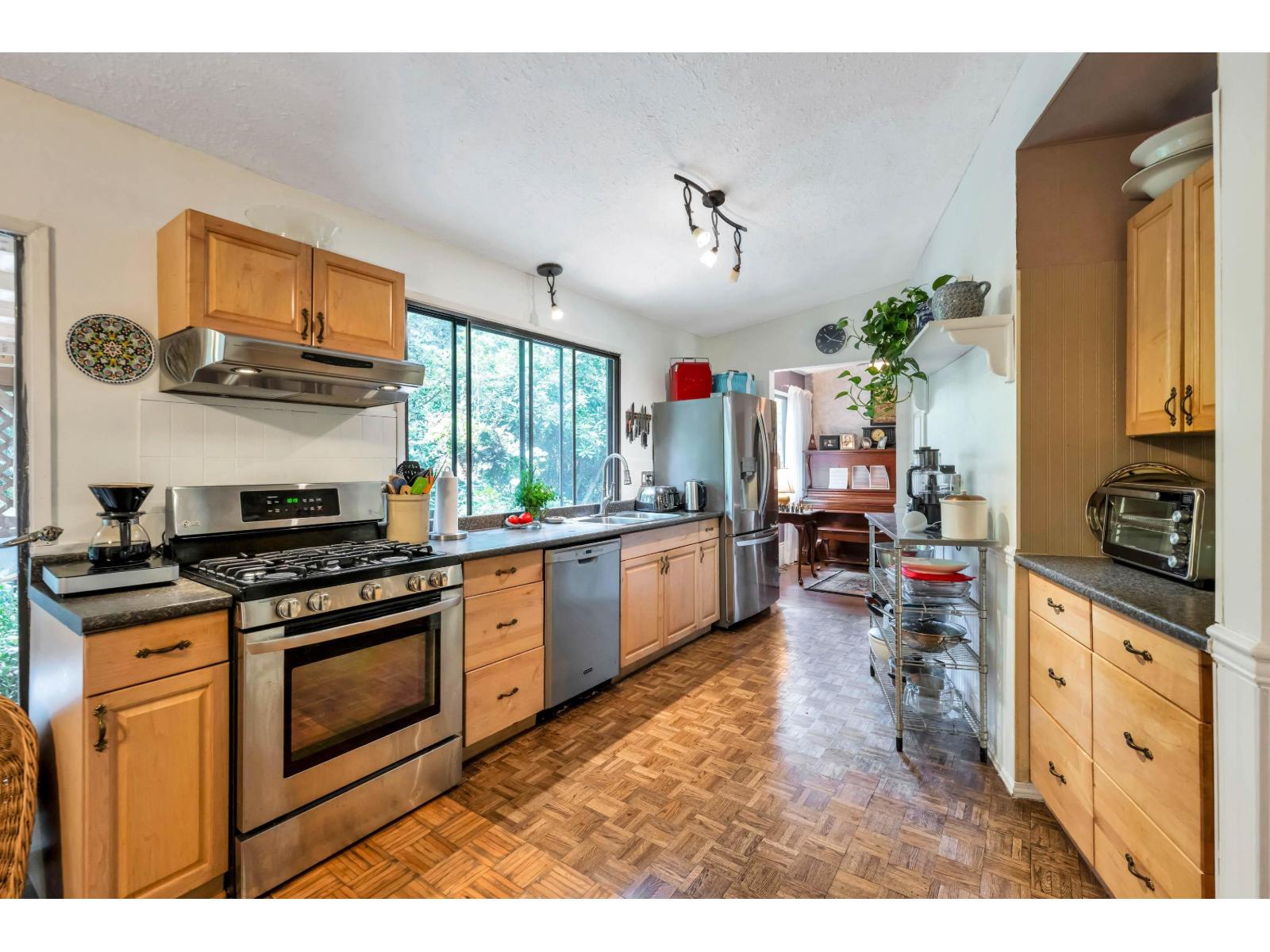 17300 26 Avenue, Surrey, British Columbia  V3Z 0A4 - Photo 8 - R3102500