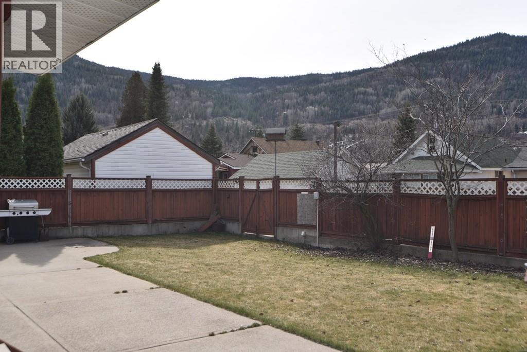 1360 Second Avenue, Trail, British Columbia  V1R 6P6 - Photo 4 - 10377084