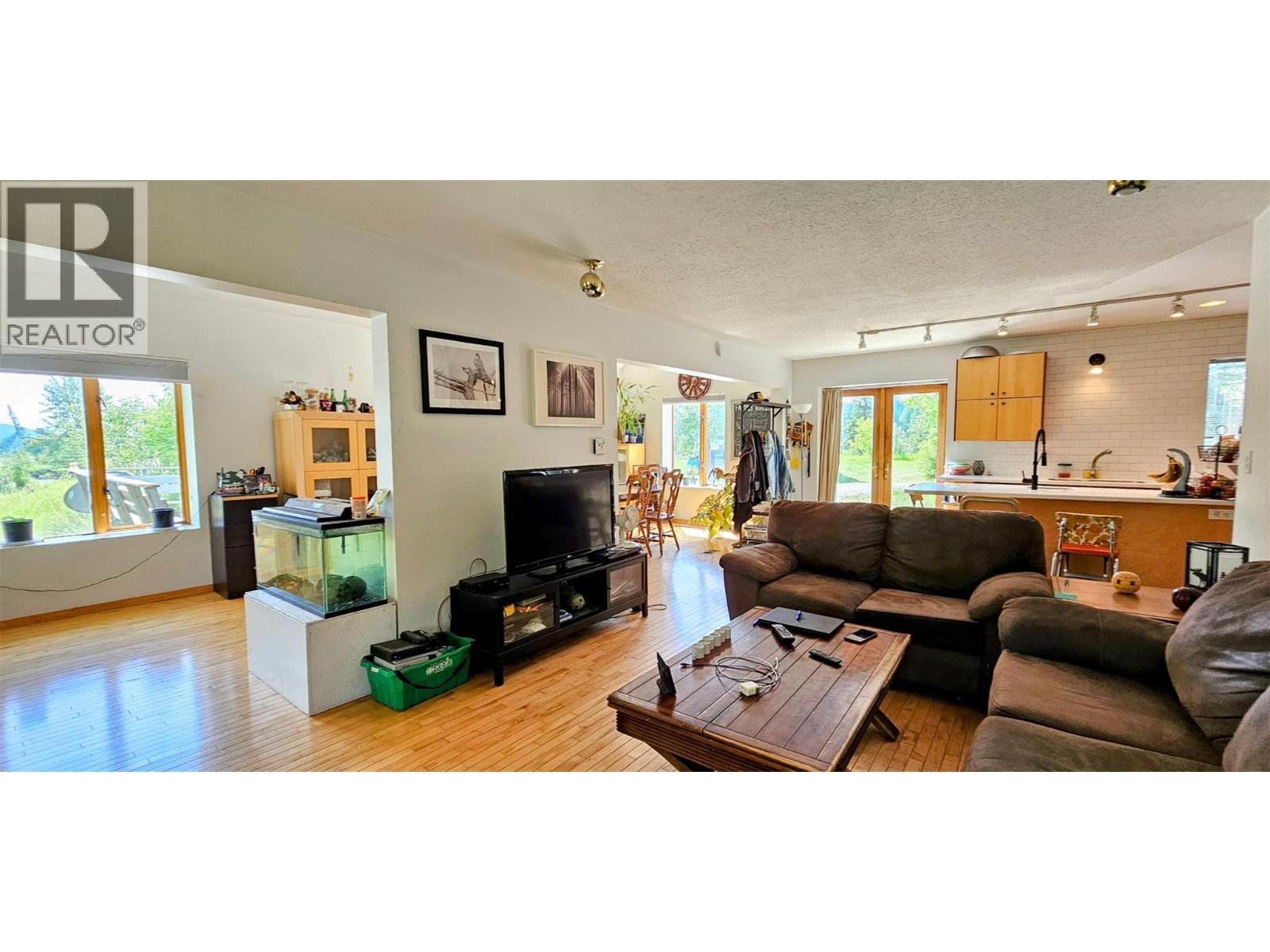 3560 Island Pond Road, Skookumchuck, British Columbia  V0B 2E0 - Photo 21 - 10380430