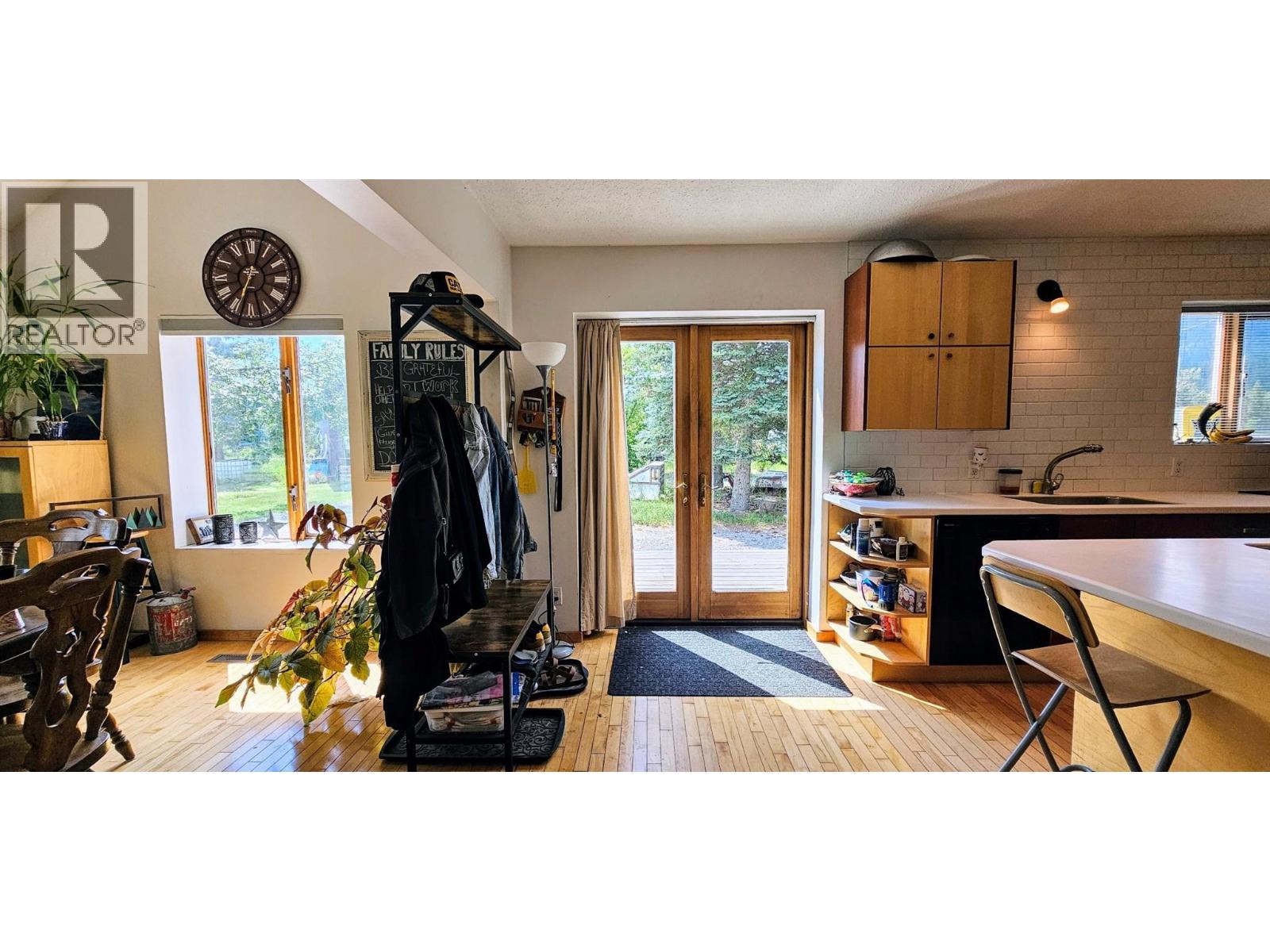 3560 Island Pond Road, Skookumchuck, British Columbia  V0B 2E0 - Photo 15 - 10380430