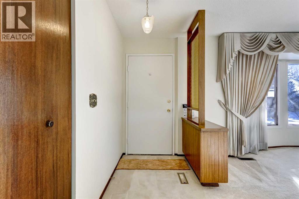 4620 31 Avenue NE, Calgary, Alberta  T1Y 1G9 - Photo 3 - A2288481