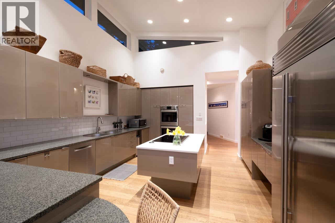 1670 Whitesails Drive, Bowen Island, British Columbia  V0N 1G2 - Photo 11 - R3102623