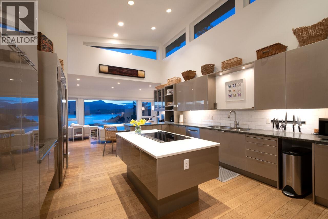 1670 Whitesails Drive, Bowen Island, British Columbia  V0N 1G2 - Photo 12 - R3102623