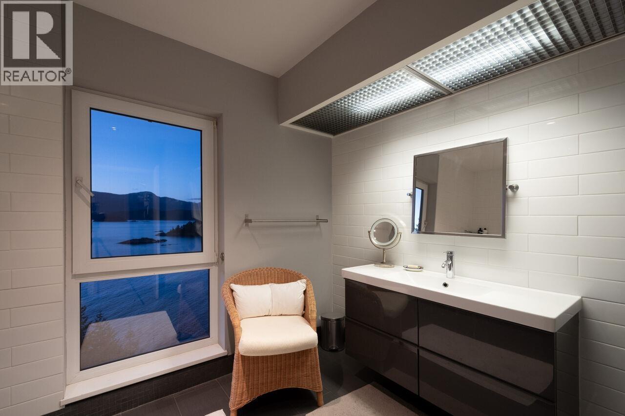 1670 Whitesails Drive, Bowen Island, British Columbia  V0N 1G2 - Photo 19 - R3102623