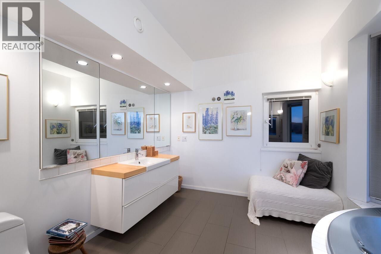 1670 Whitesails Drive, Bowen Island, British Columbia  V0N 1G2 - Photo 20 - R3102623