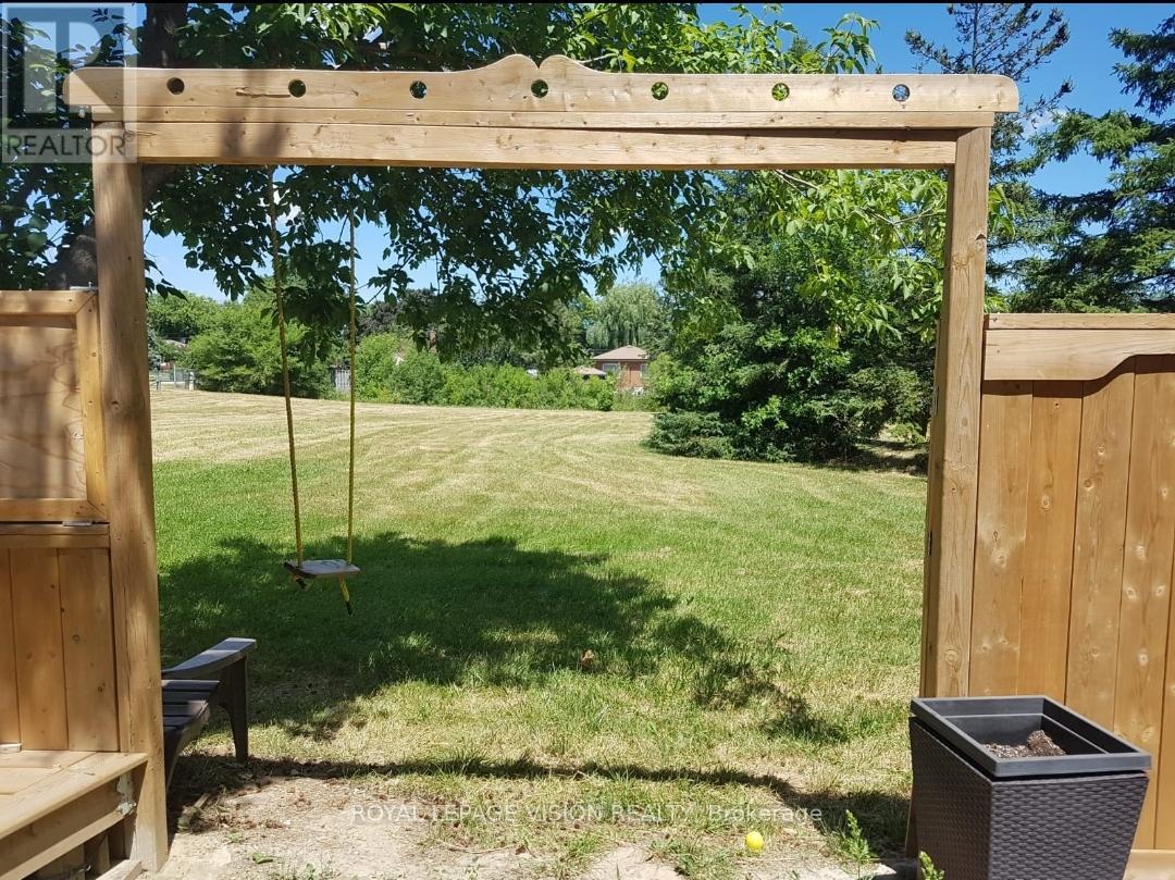 52 Ellendale Drive, Toronto, Ontario  M1P 1N5 - Photo 35 - E12828738