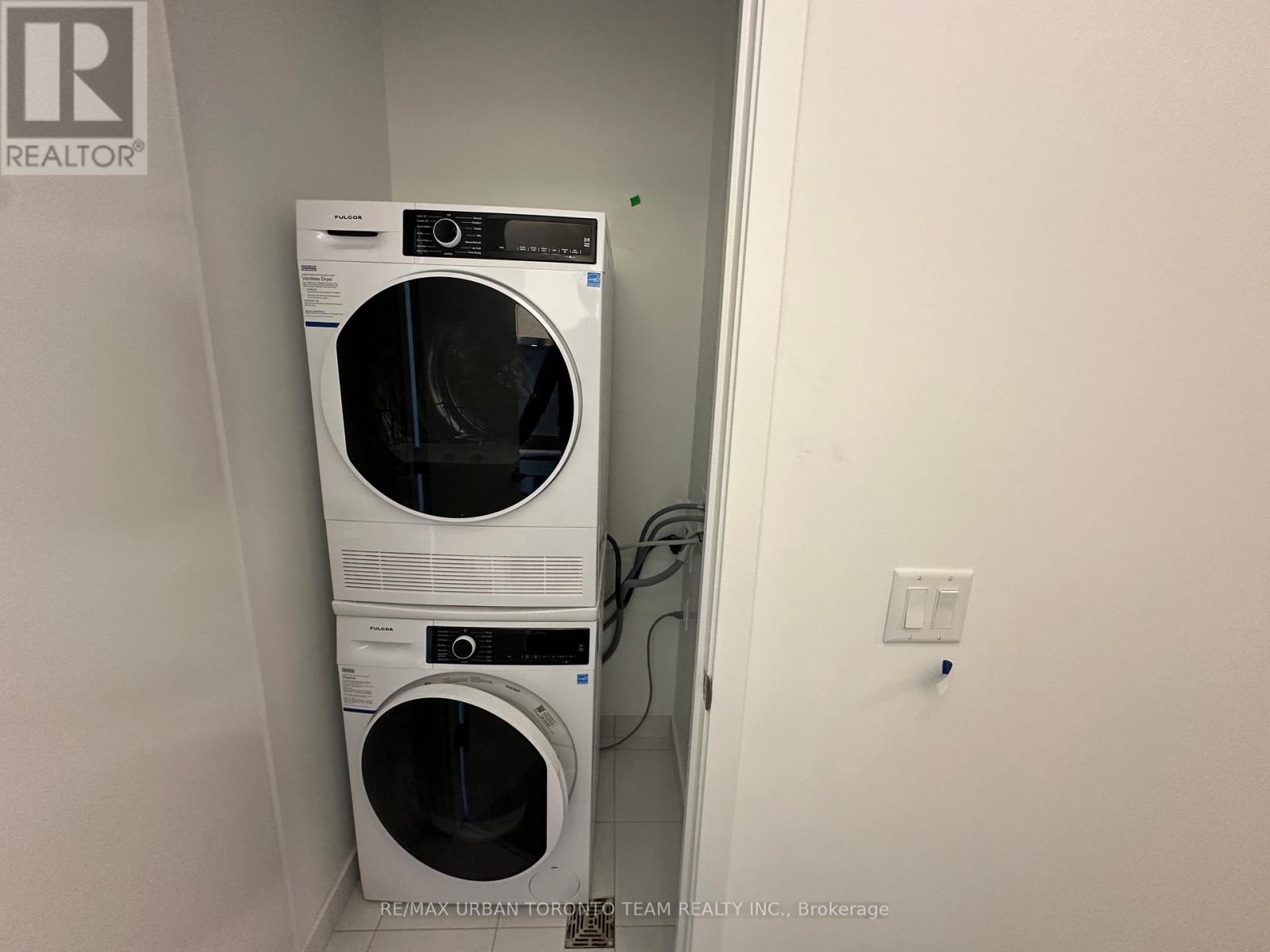 2802 - 180 Front Street E, Toronto, Ontario  M5A 0K9 - Photo 11 - C12912202