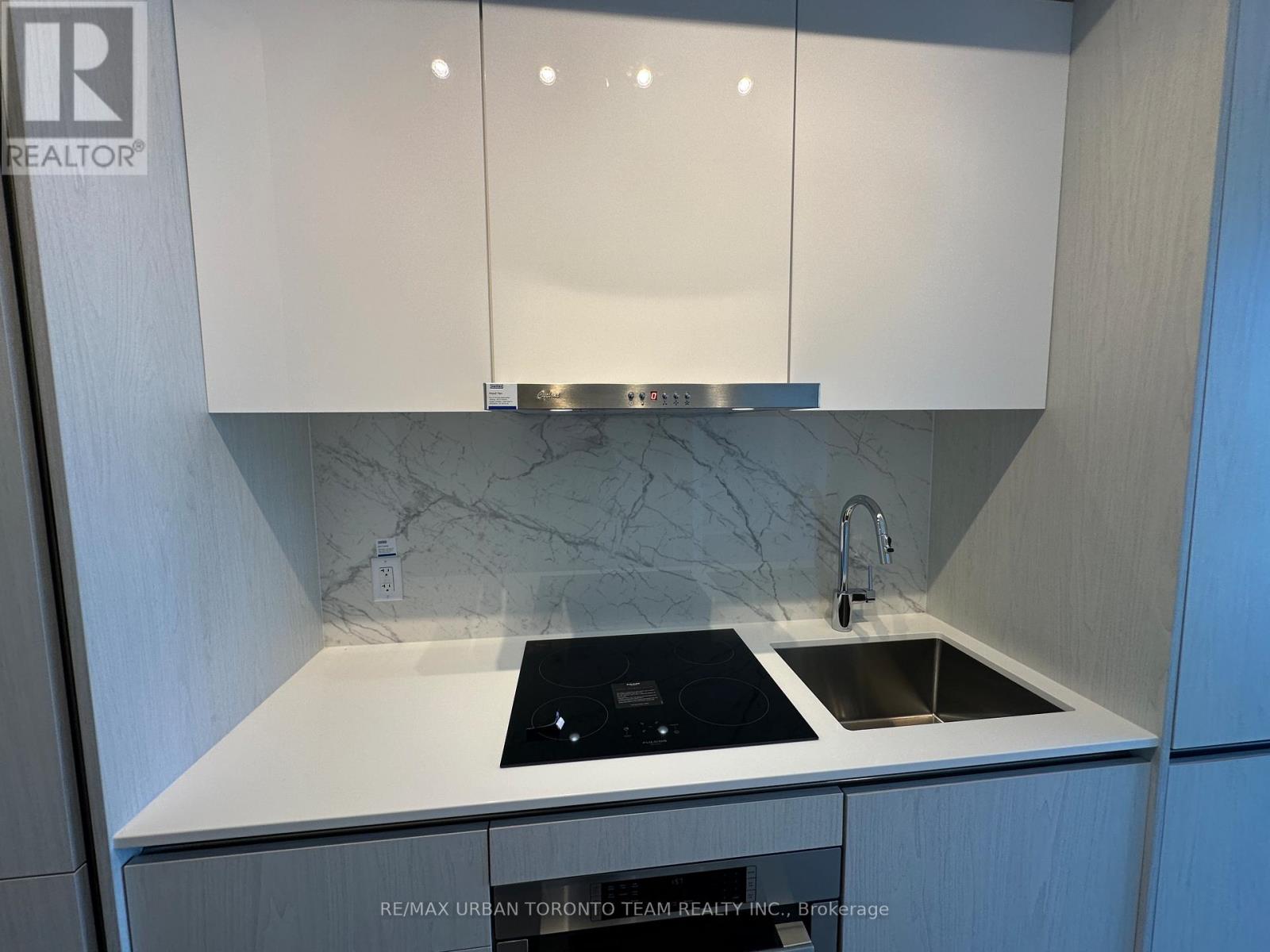 2802 - 180 Front Street E, Toronto, Ontario  M5A 0K9 - Photo 3 - C12912202