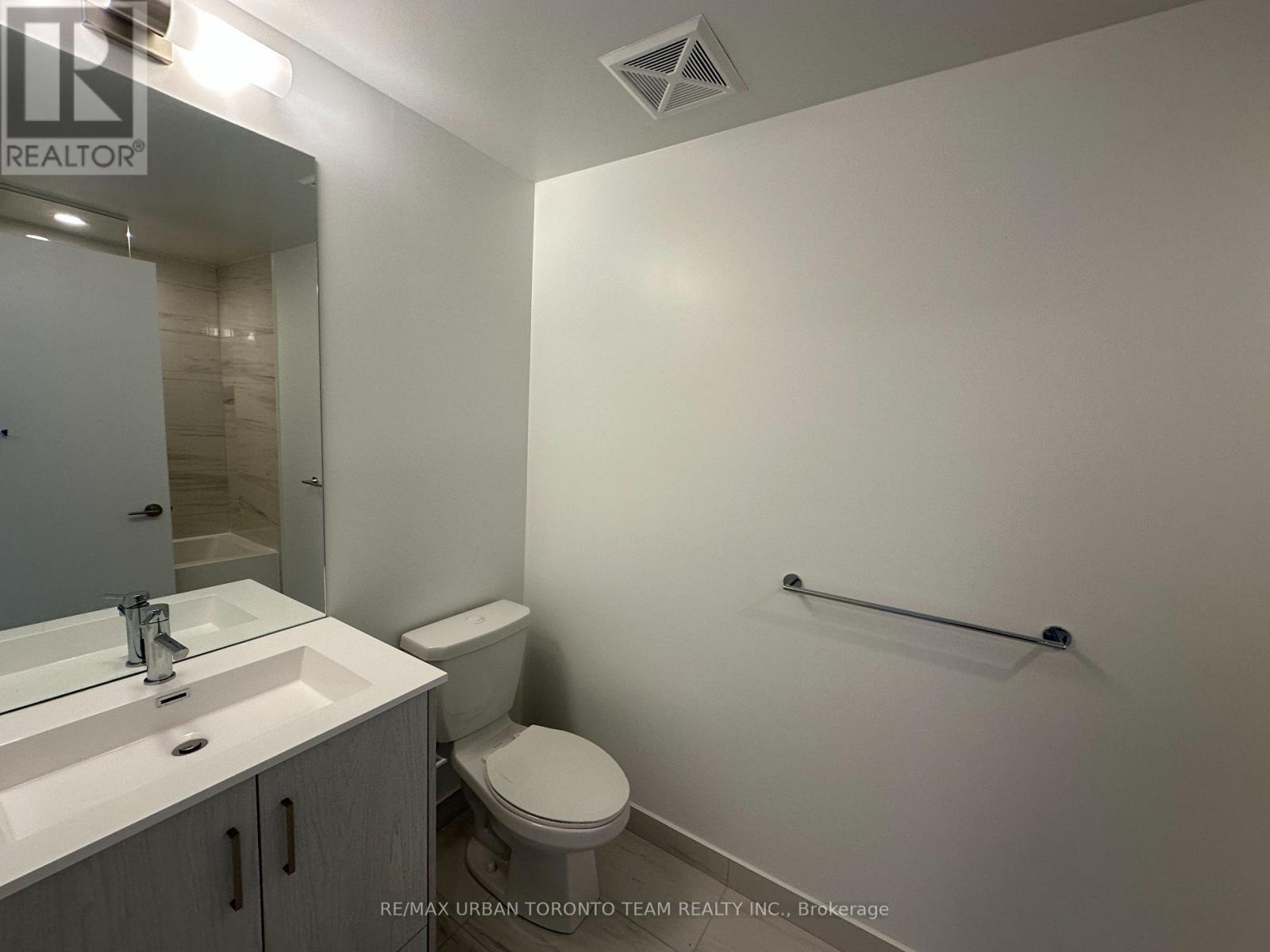 2802 - 180 Front Street E, Toronto, Ontario  M5A 0K9 - Photo 8 - C12912202