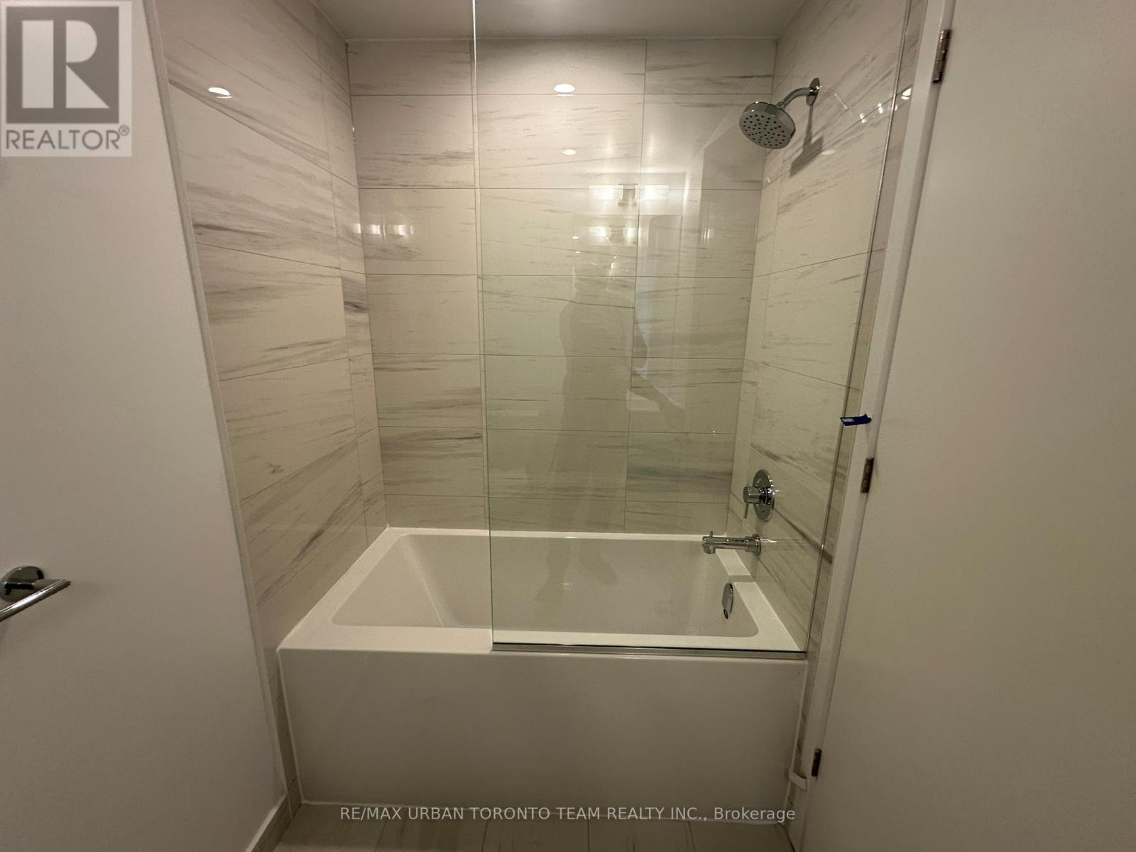 2802 - 180 Front Street E, Toronto, Ontario  M5A 0K9 - Photo 9 - C12912202