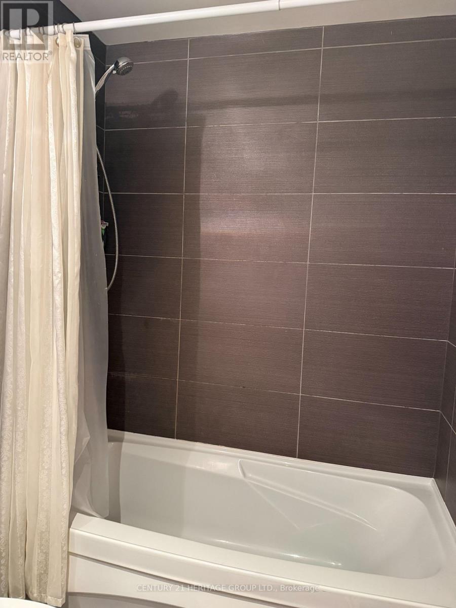 517 - 7608 Yonge Street, Vaughan (Crestwood-Springfarm-Yorkhill), Ontario  L4J 0J5 - Photo 9 - N12912168