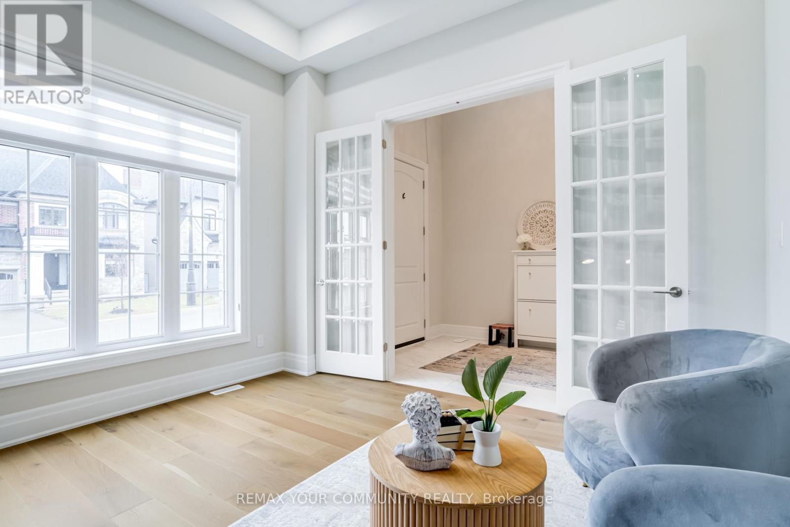 9 Casavant Court, Vaughan, Ontario  L6A 5A5 - Photo 4 - N12912198