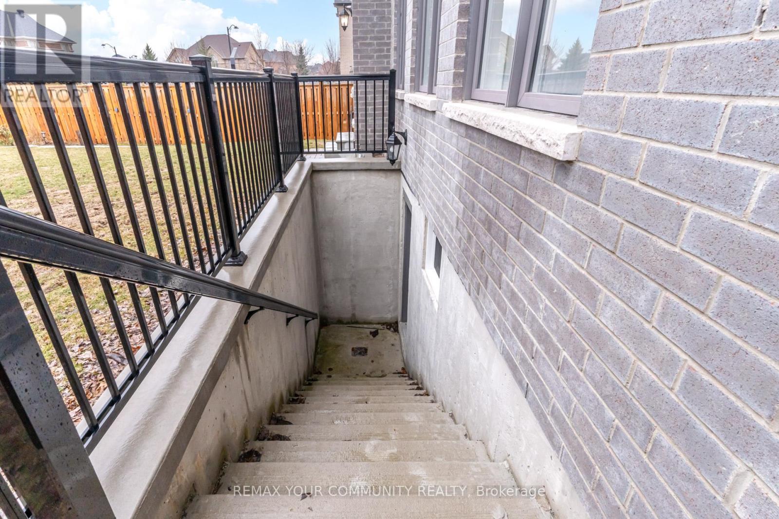 9 Casavant Court, Vaughan, Ontario  L6A 5A5 - Photo 46 - N12912198