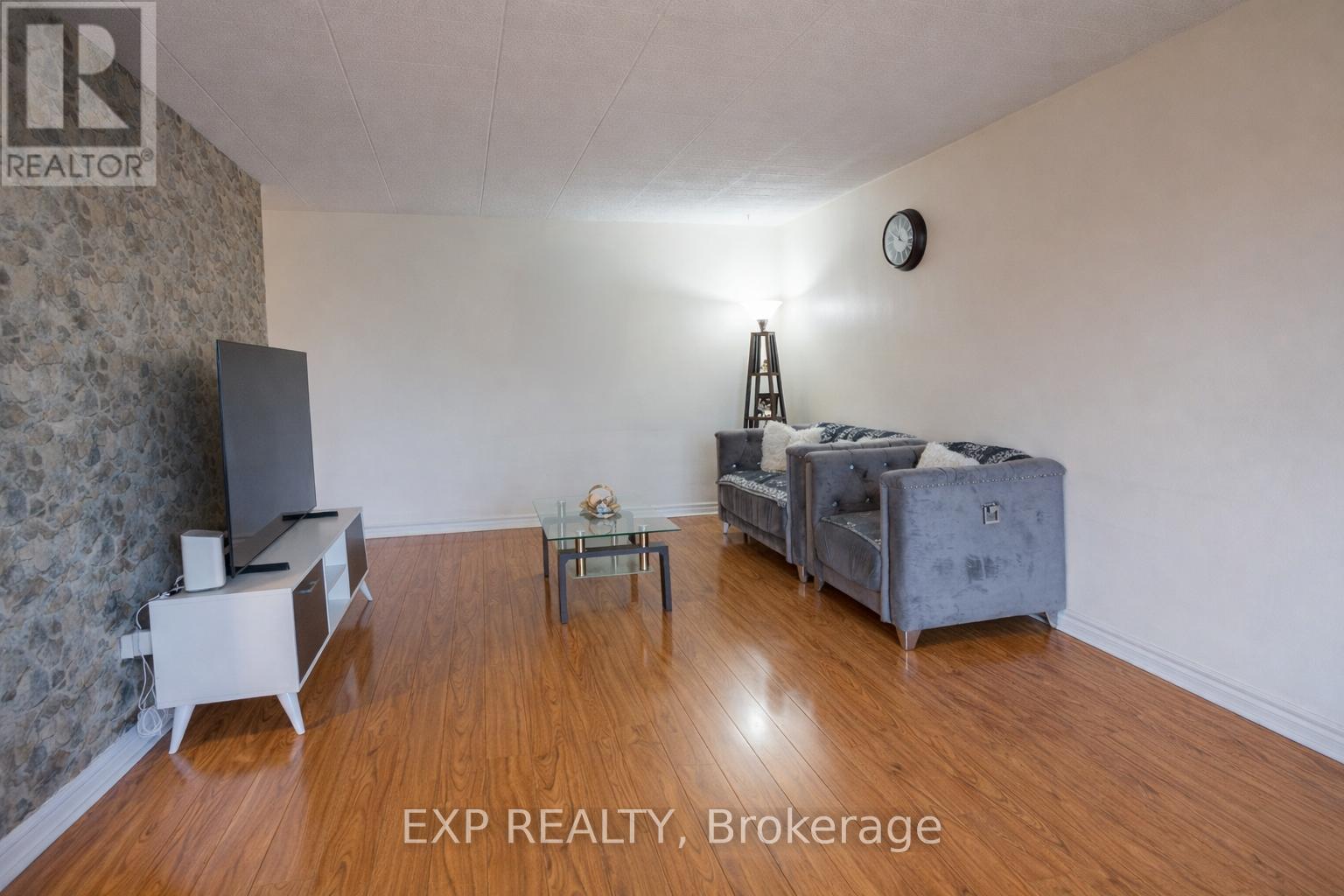 302 - 29 West Avenue, Kitchener, Ontario  N2M 5E4 - Photo 11 - X12912208