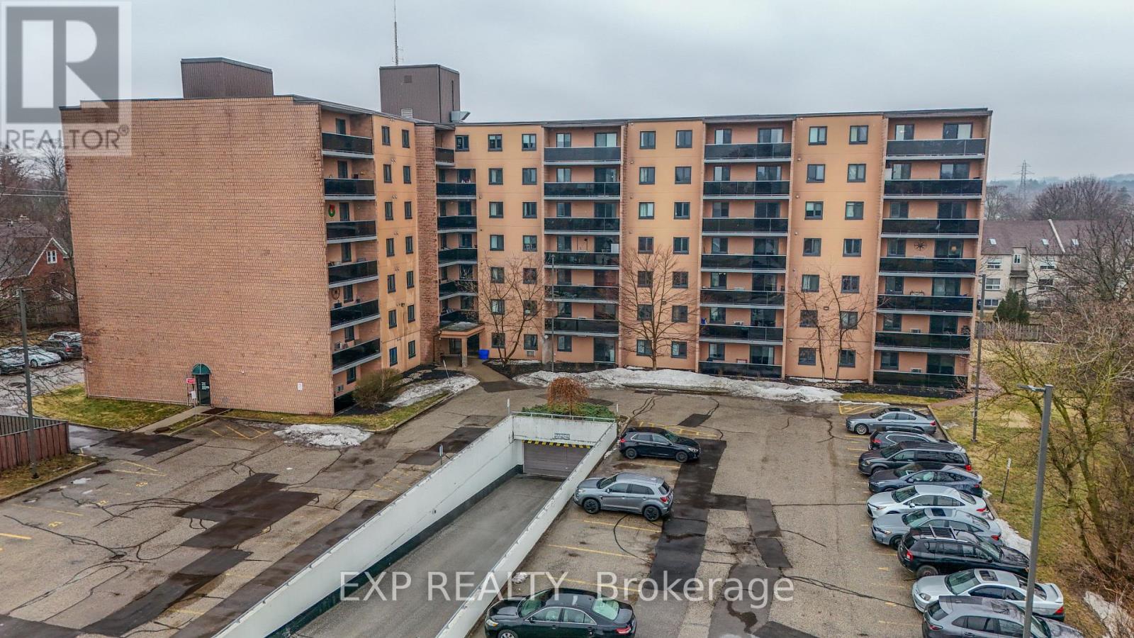 302 - 29 West Avenue, Kitchener, Ontario  N2M 5E4 - Photo 2 - X12912208