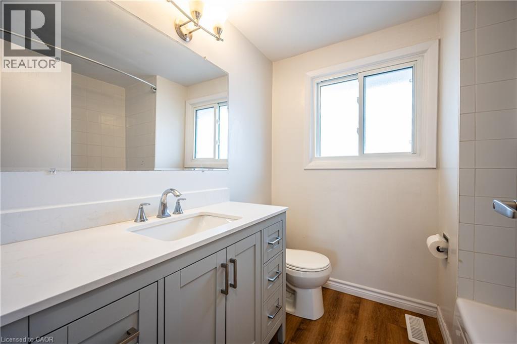 46 Karen Walk Unit# A, Waterloo, Ontario  N2L 5X2 - Photo 14 - 40812576