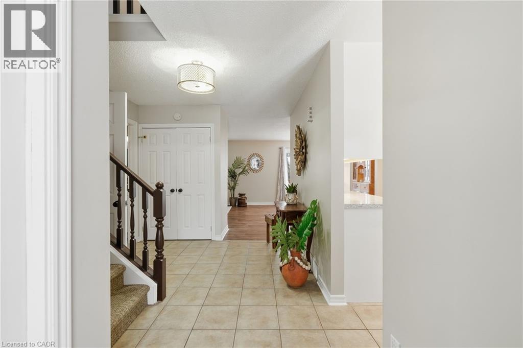 24 Braeheid Avenue, Waterdown, Ontario  L8B 0C5 - Photo 4 - 40804810