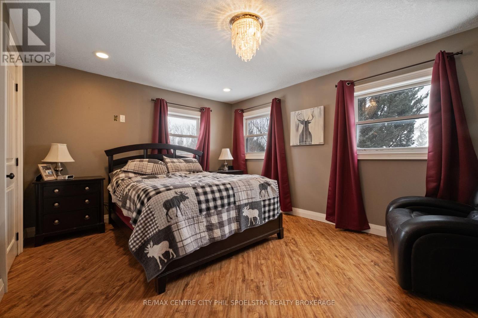 544 & 546 Concession 8 Road, Brockton, Ontario  N0G 1S0 - Photo 31 - X12912246