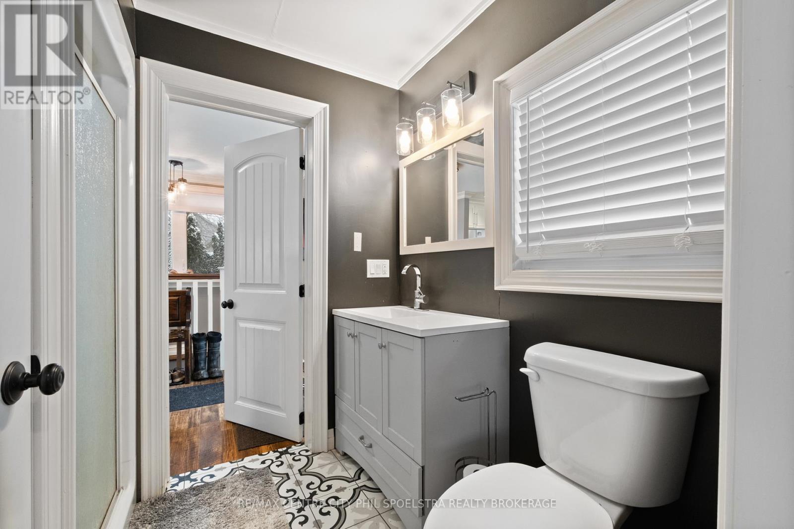 544 & 546 Concession 8 Road, Brockton, Ontario  N0G 1S0 - Photo 37 - X12912246