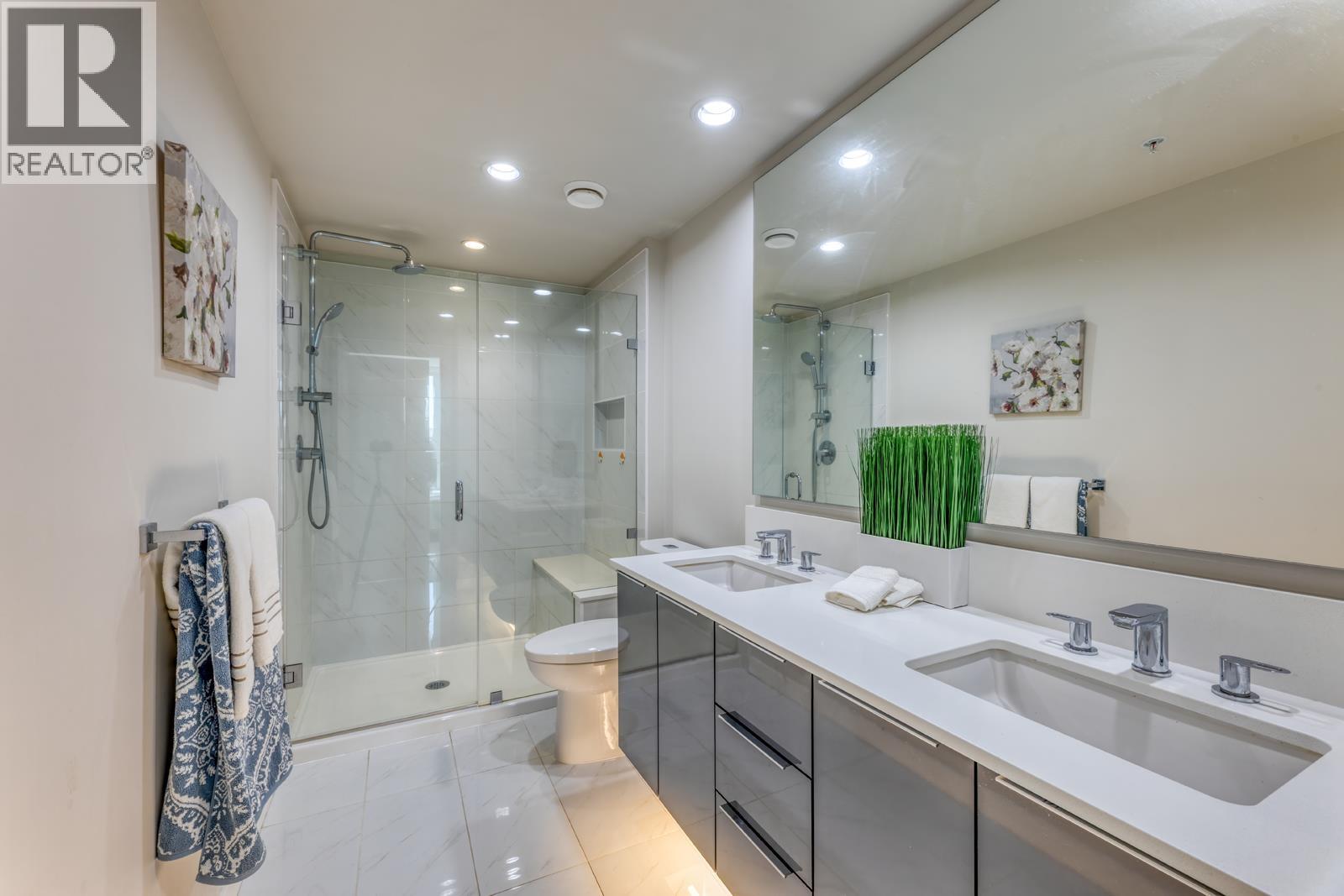 1604 3100 Windsor Gate, Coquitlam, British Columbia  V3B 0P3 - Photo 15 - R3102569