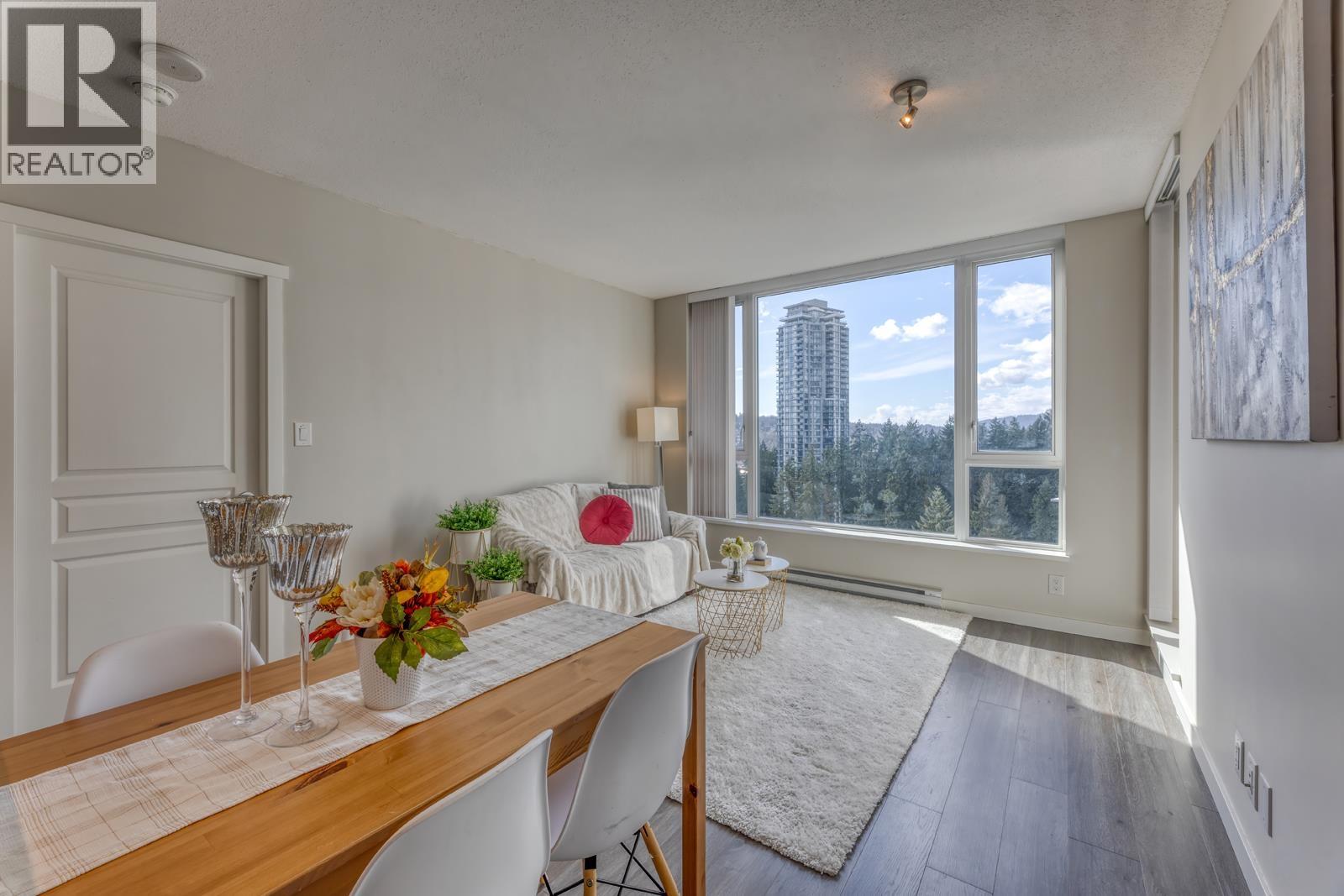 1604 3100 Windsor Gate, Coquitlam, British Columbia  V3B 0P3 - Photo 3 - R3102569