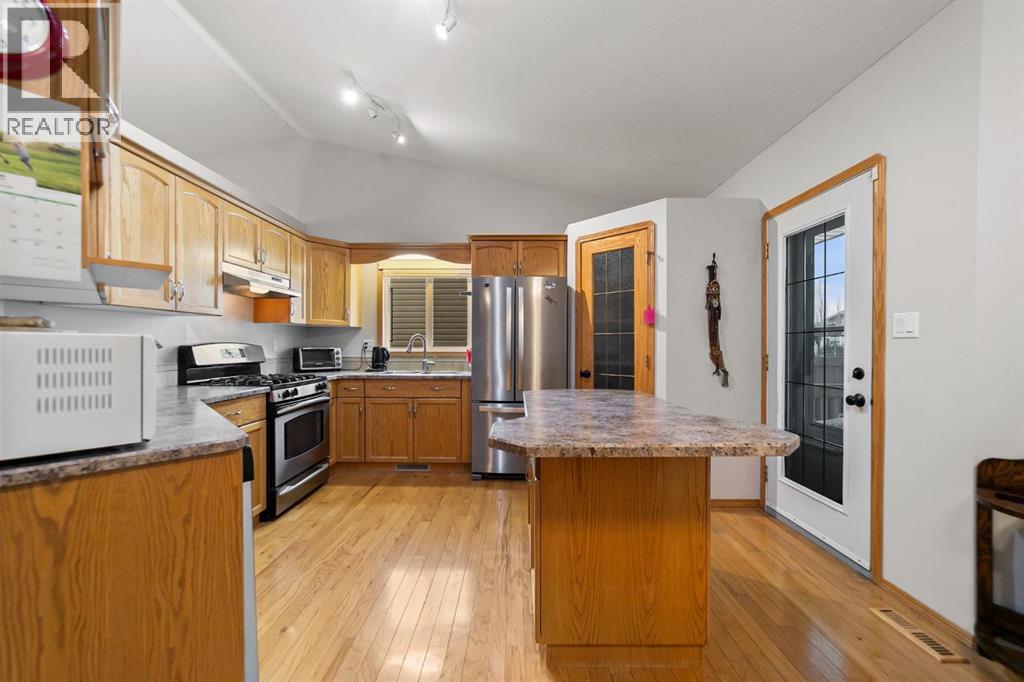 6308 30 Avenue, Camrose, Alberta  T4V 4V9 - Photo 8 - A2295402