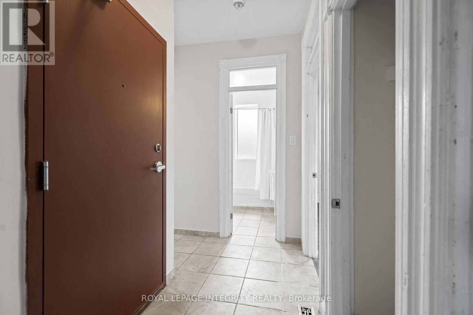2 - 172 Cobourg Street, Ottawa, Ontario  K1N 8H5 - Photo 2 - X12912218
