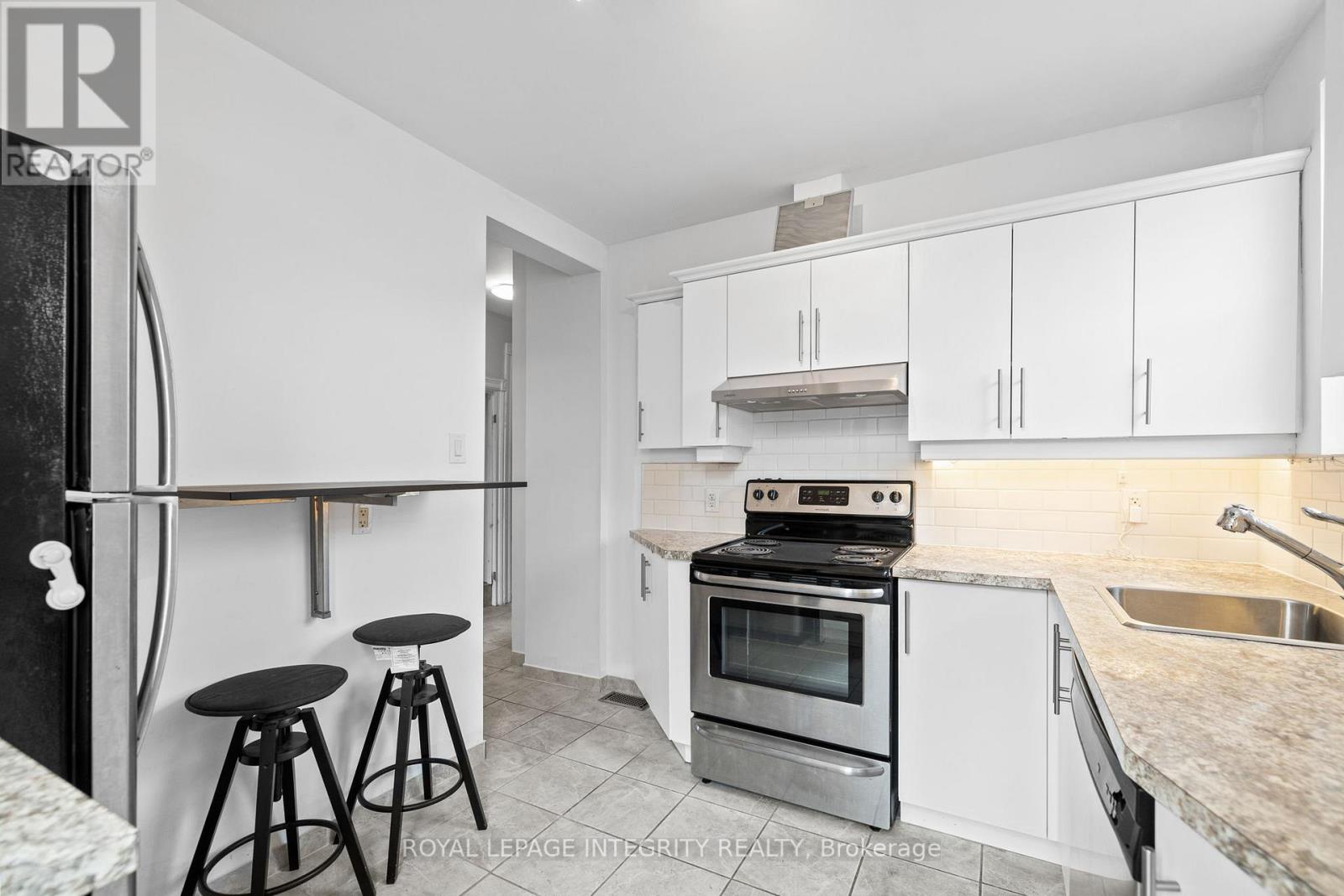 2 - 172 Cobourg Street, Ottawa, Ontario  K1N 8H5 - Photo 5 - X12912218